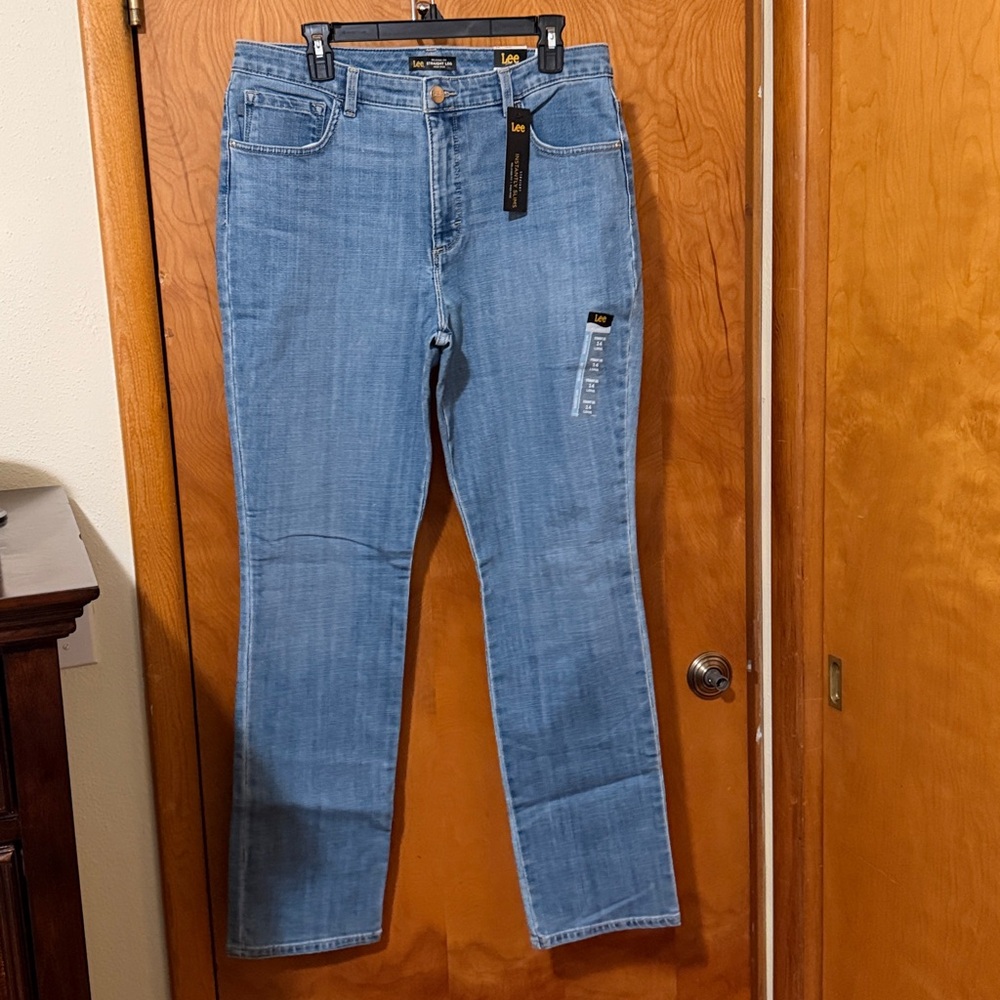 Lee relaxed fit high rise straight leg Light Blue Jeans 14 long
